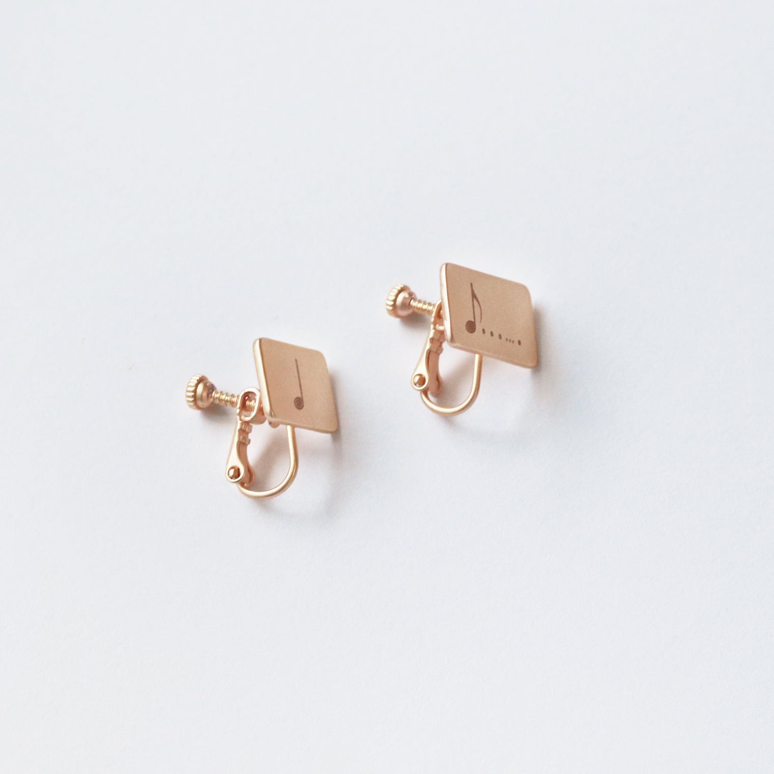 "無限付点" 音符イヤリング ゴールド 音楽 数学 イヤリング 付点 四分音符 八分音符 レディース メンズ 人気 おしゃれ 20代 30代 - QurioStore QurioS