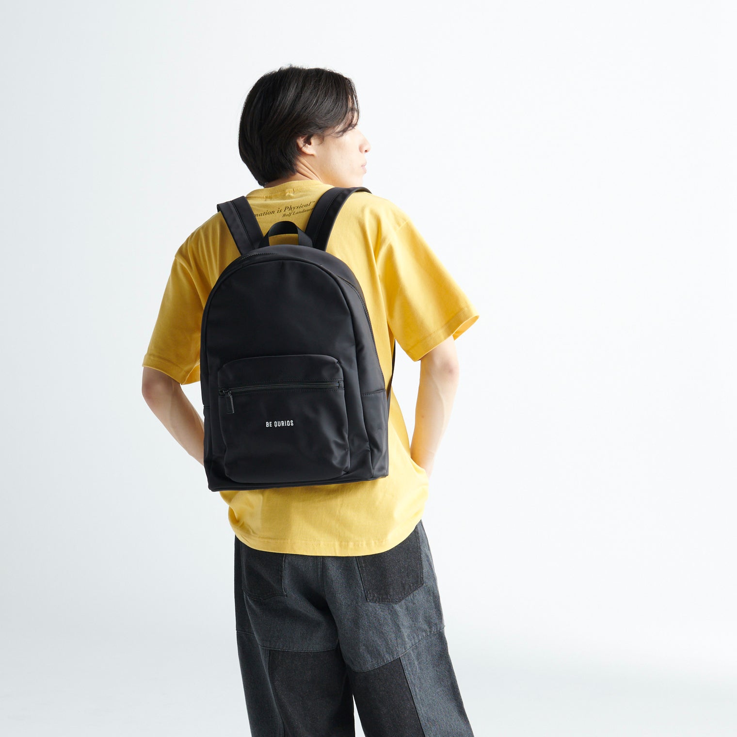 "Be QurioS" リュック