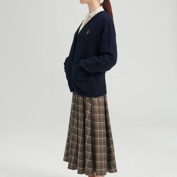 "Q.K." カーディガン アイボリー グレー ネイビー ブラック 刺繍 シンプル ポケット 秋冬 メンズ レディース 制服 通勤 オフィス - QurioStore QurioS