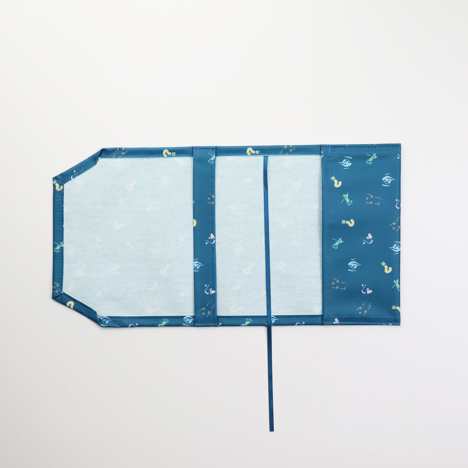 "読むもの" ブックカバー グリーン レッド 文学 小説 文庫本 PVC加工 汚れにくい おしゃれ 布 - QurioStore QurioS