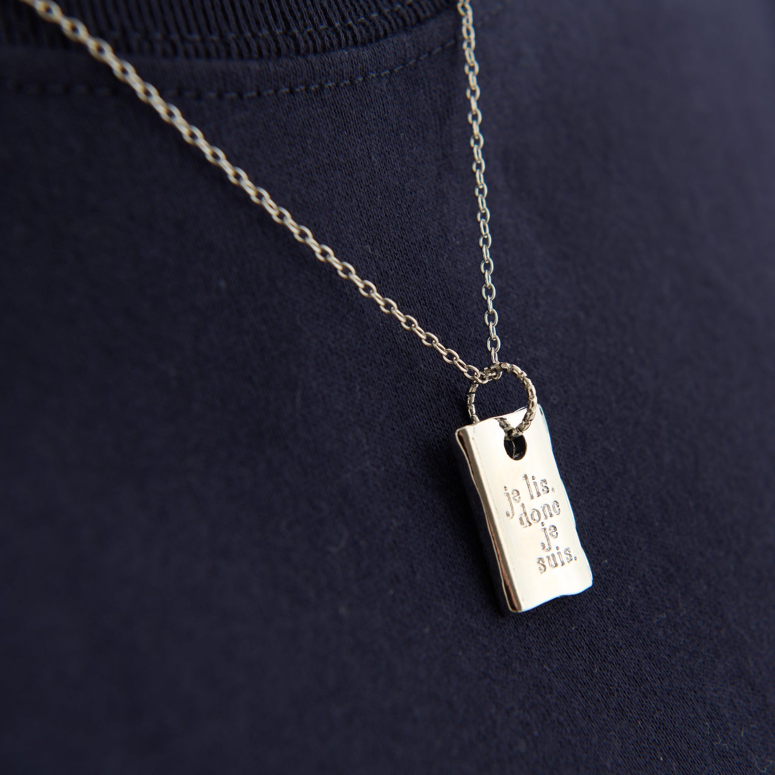 "我読む、ゆえに我あり" ネックレス ピンクゴールド シルバー 哲学 デカルト 方法序説 我思う ゆえに我あり 読書 カフェ レディース メンズ シンプル チェーン - QurioStore QurioS