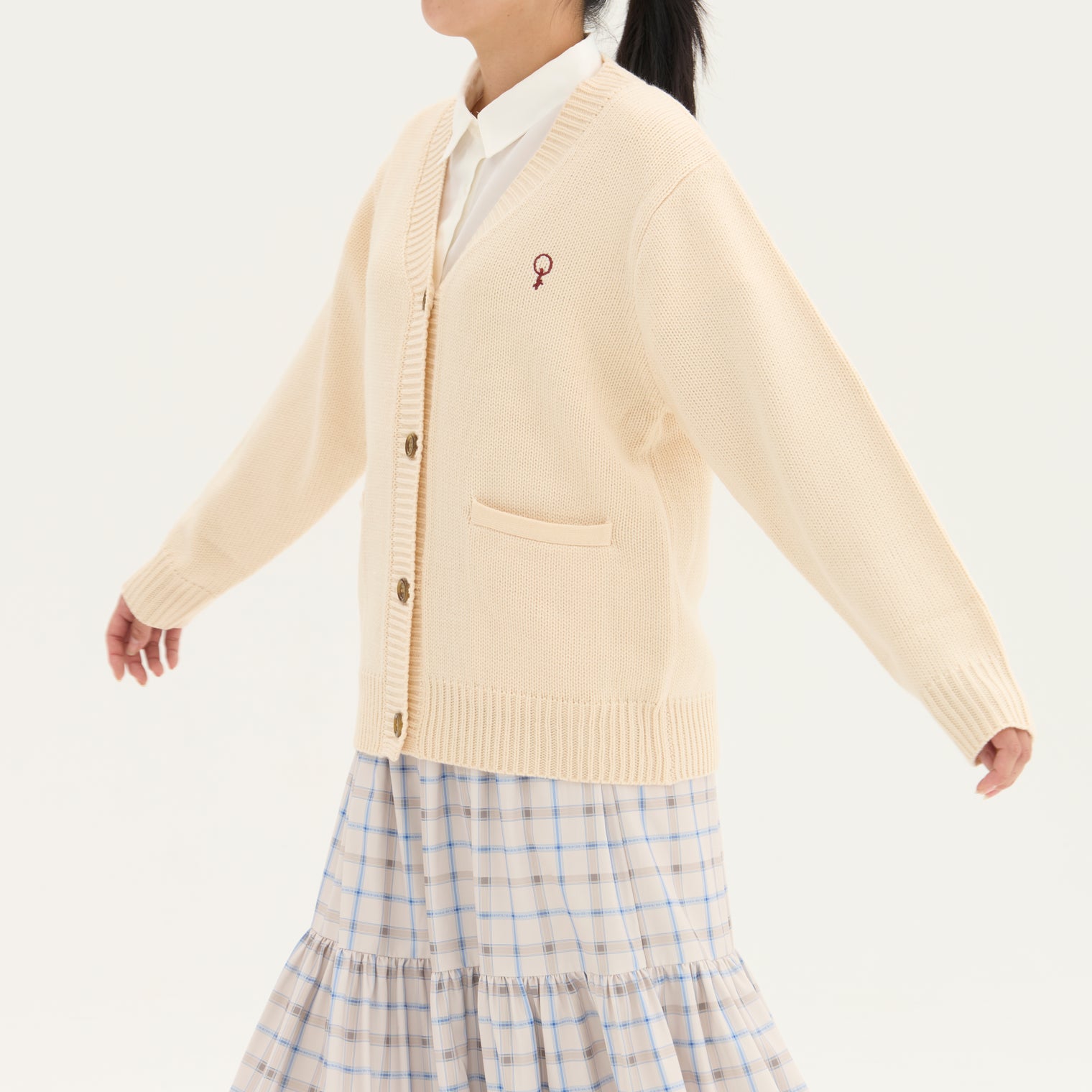 "Q.K." カーディガン アイボリー グレー ネイビー ブラック 刺繍 シンプル ポケット 秋冬 メンズ レディース 制服 通勤 オフィス - QurioStore QurioS