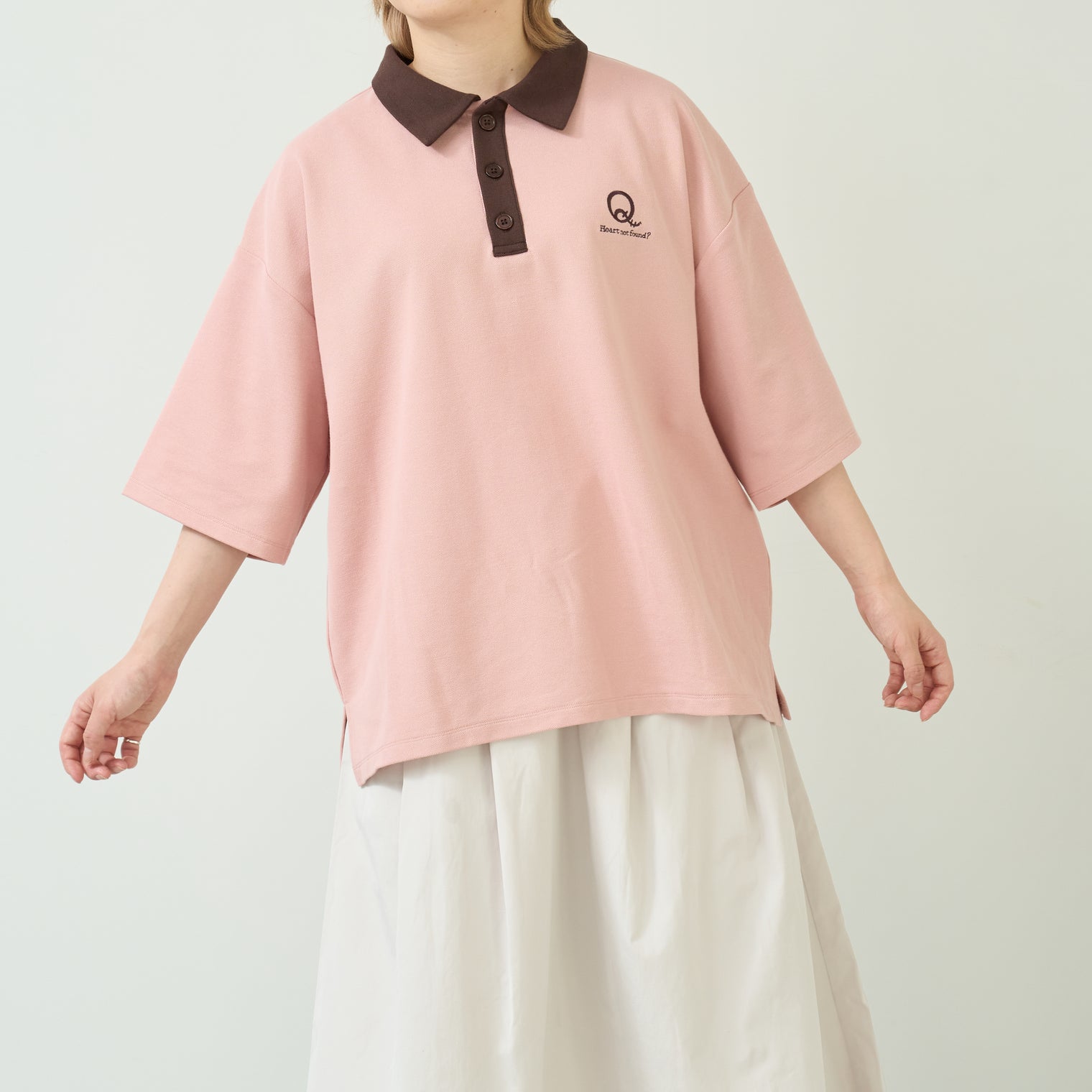 "Q" 哲学的ゾンビポロシャツ ベージュ ブラウン ダスティピンク 哲学 思考実験 シャツ 心 バイカラー レディース メンズ 人気 おしゃれ 20代 30代 - QurioStore QurioS