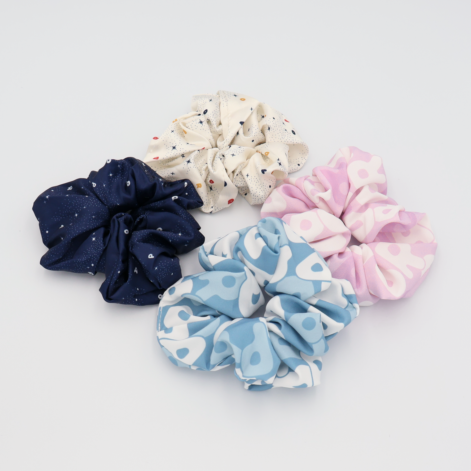 "Torus" シュシュ ペールピンク サックスブルー ネイビー アイボリー 数学 位相幾何学 シュシュ アルファベット トーラス レディース 人気 おしゃれ 20代 30代 - QurioStore QurioS