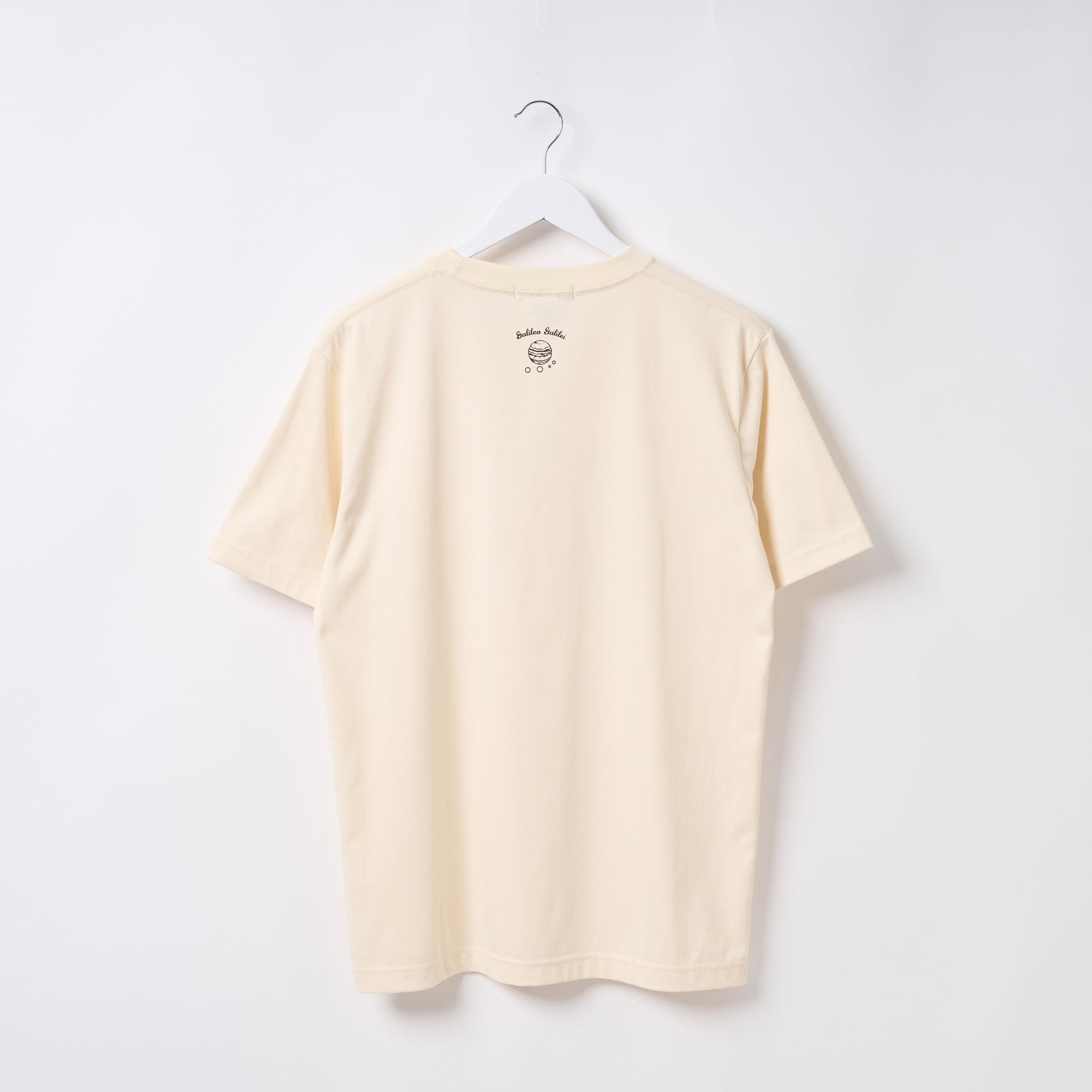 "Discovery" クールタッチTシャツ アイボリー ブラック 物理 物理学 宇宙学 Tシャツ ニュートン ガリレオ りんご 木星 クイズノック グッズ レディース メンズ 人気 おしゃれ 20代 30代 - QurioStore QurioS