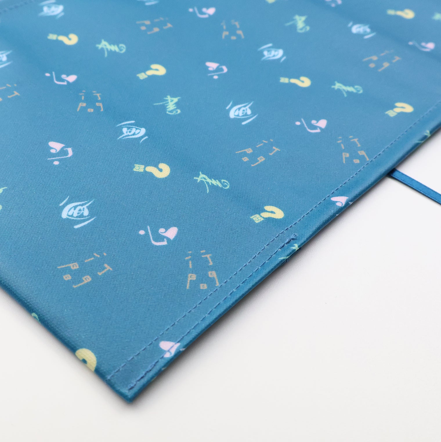 "読むもの" ブックカバー グリーン レッド 文学 小説 文庫本 PVC加工 汚れにくい おしゃれ 布 - QurioStore QurioS