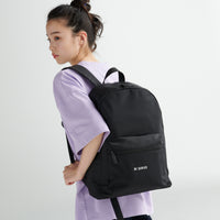 "Be QurioS" リュック