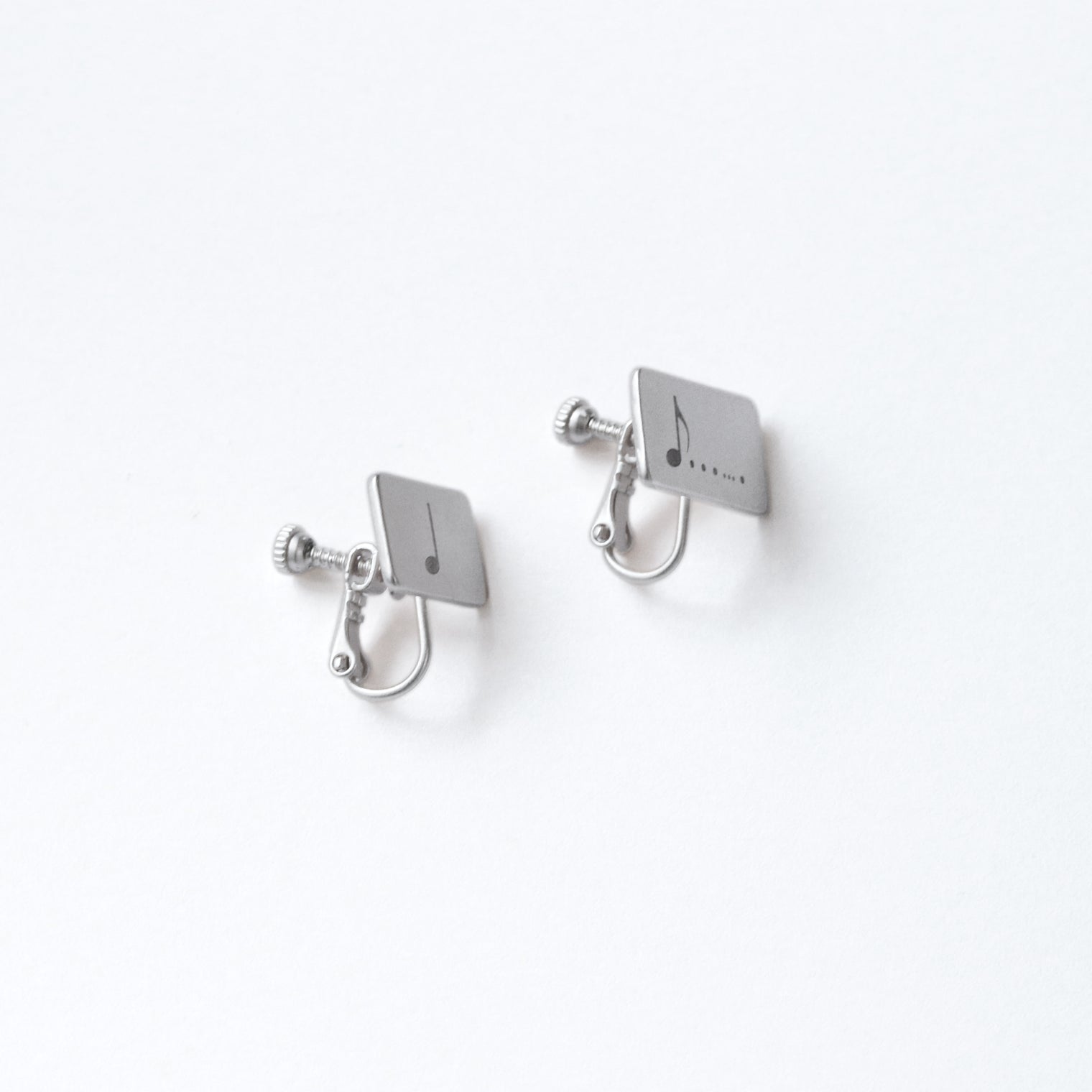 "無限付点" 音符イヤリング シルバー 音楽 数学 イヤリング 付点 四分音符 八分音符 レディース メンズ 人気 おしゃれ 20代 30代 - QurioStore QurioS
