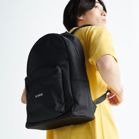 "Be QurioS" リュック