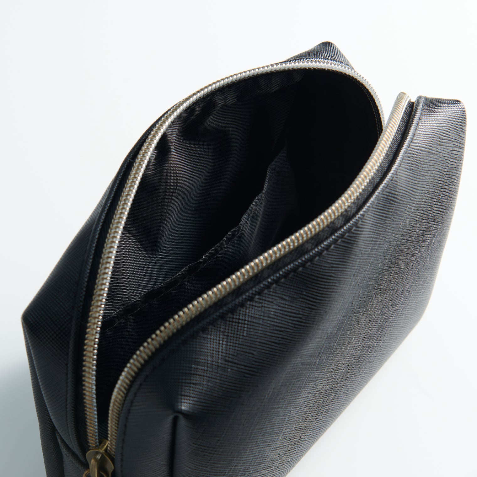 "深淵" ポーチ ブラック 哲学 ニーチェ 善悪の彼岸 メイク トラベル 旅行 かわいい メンズ おしゃれ おもしろい プレゼント - QurioStore QurioS