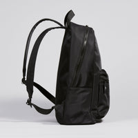 "Be QurioS" リュック