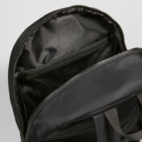 "Be QurioS" リュック