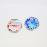 "汝自身を知れ" ミラー ブルー ペールピンク 哲学 ソクラテス 拡大鏡 コンパクト 自分の無知を自覚せよ - QurioStore QurioS