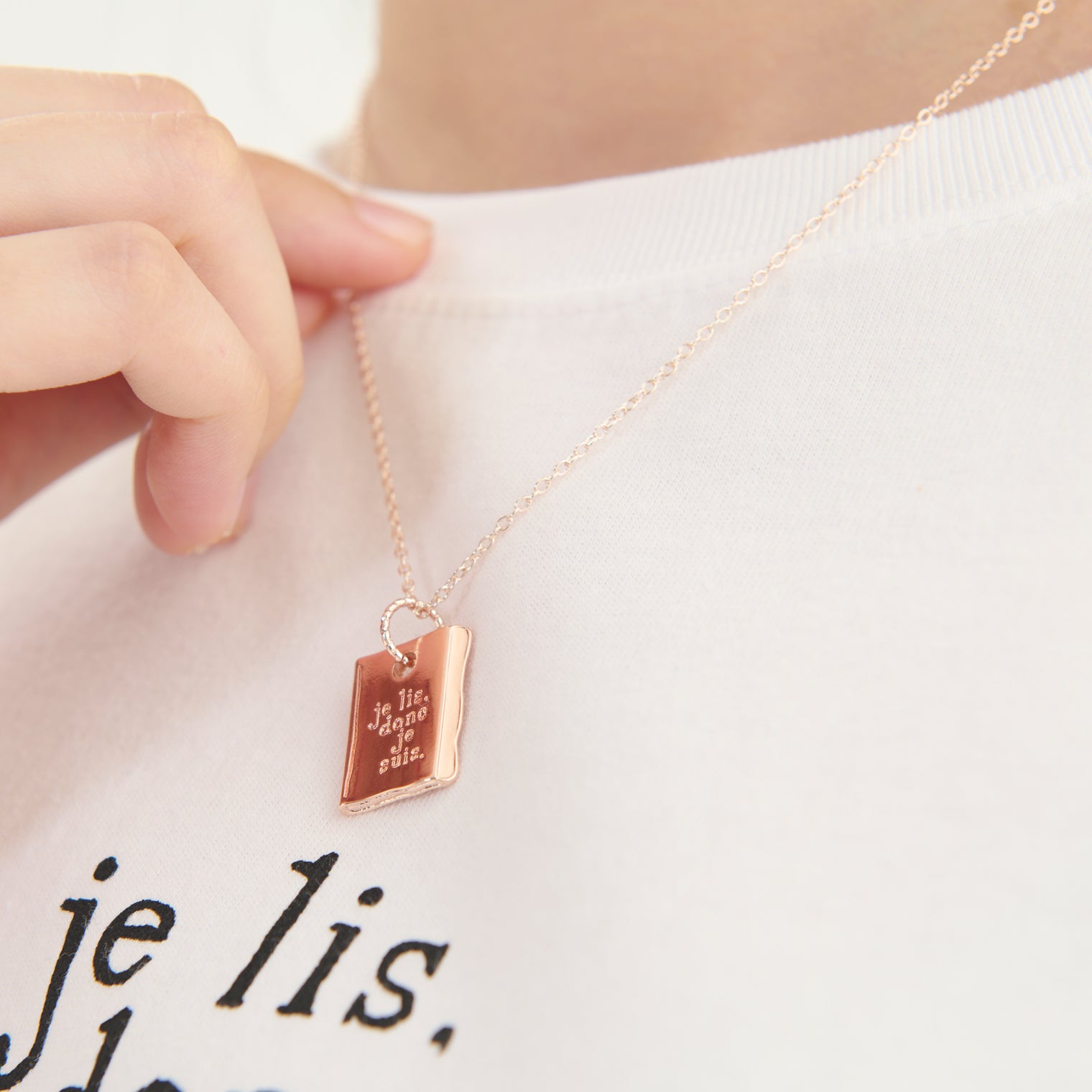"我読む、ゆえに我あり" ネックレス ピンクゴールド シルバー 哲学 デカルト 方法序説 我思う ゆえに我あり 読書 カフェ レディース メンズ シンプル チェーン - QurioStore QurioS
