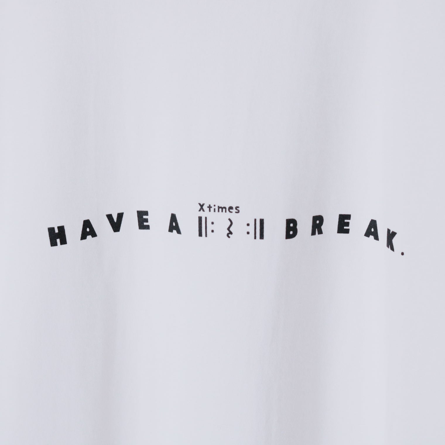 "Have a break" 音楽ロゴTシャツ ホワイト 音楽記号 リピート 四分休符 Xtimes レディース メンズ 人気 おしゃれ 20代 30代 - QurioStore QurioS