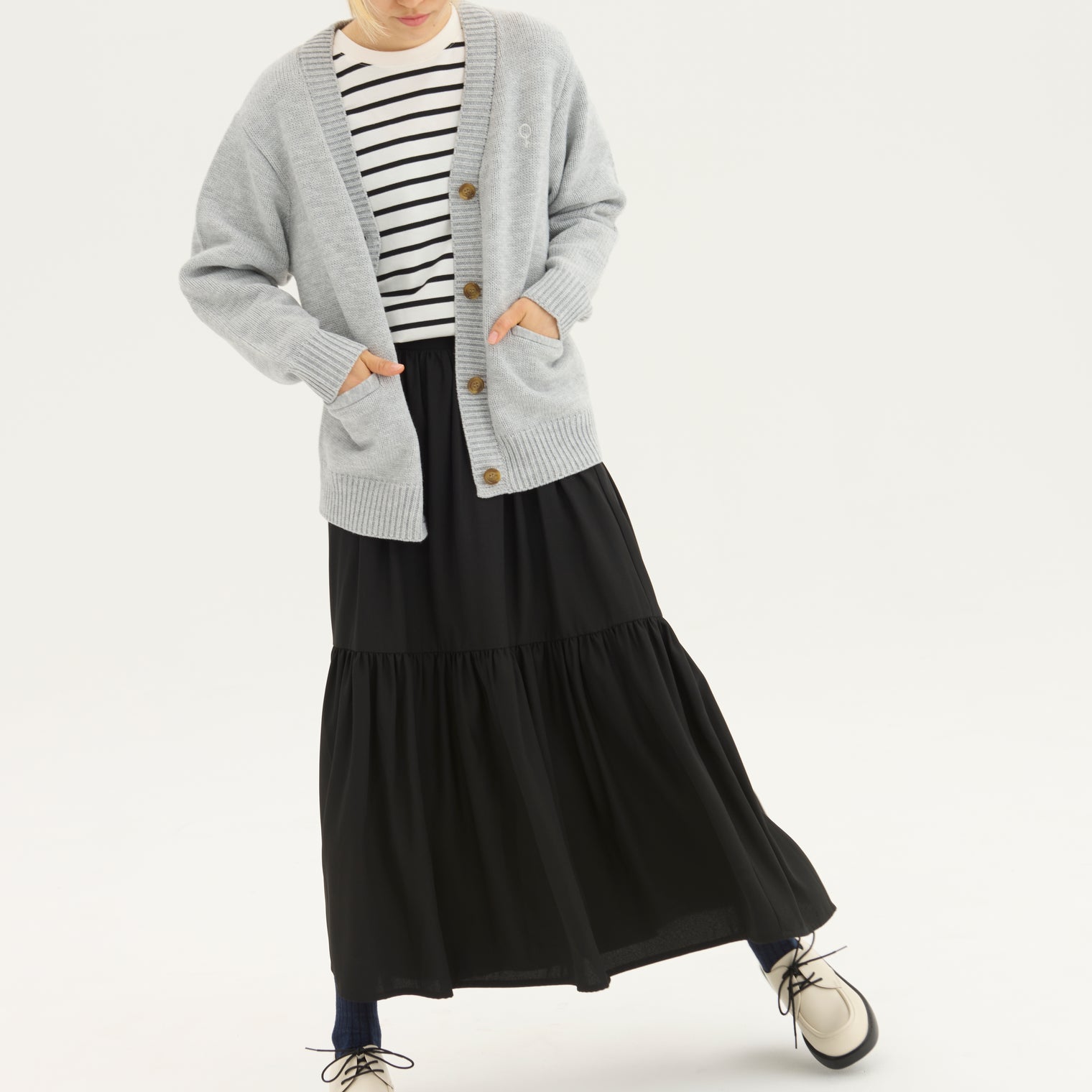 "Q.K." カーディガン アイボリー グレー ネイビー ブラック 刺繍 シンプル ポケット 秋冬 メンズ レディース 制服 通勤 オフィス - QurioStore QurioS