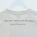 "Same?" Tシャツ ライトベージュ 哲学 多義図形 錯視 ウサギ アヒル - QurioStore QurioS