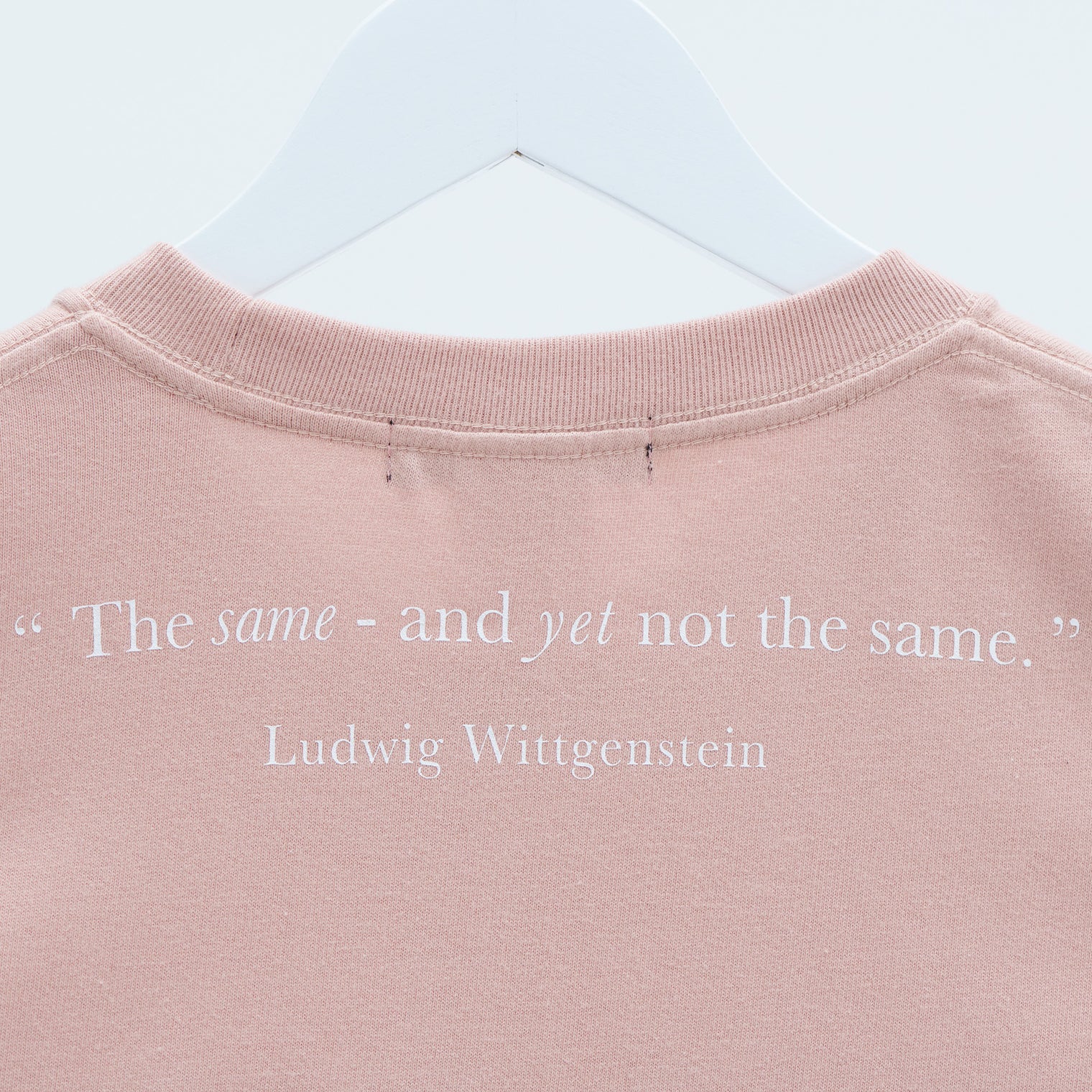 "Same?" Tシャツ ダスティピンク 哲学 多義図形 錯視 ウサギ アヒル - QurioStore QurioS