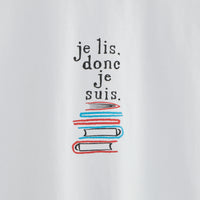 "我読む、ゆえに我あり" Tシャツ ホワイト ネイビー サンドベージュ 哲学 デカルト 方法序説 我思う ゆえに我あり オーバーサイズ 読書 カフェ レディース メンズ 人気 おしゃれ 20代 30代 - QurioStore QurioS