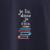 "我読む、ゆえに我あり" Tシャツ ホワイト ネイビー サンドベージュ 哲学 デカルト 方法序説 我思う ゆえに我あり オーバーサイズ 読書 カフェ レディース メンズ 人気 おしゃれ 20代 30代 - QurioStore QurioS