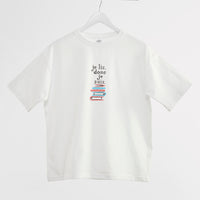 "我読む、ゆえに我あり" Tシャツ ホワイト ネイビー サンドベージュ 哲学 デカルト 方法序説 我思う ゆえに我あり オーバーサイズ 読書 カフェ レディース メンズ 人気 おしゃれ 20代 30代 - QurioStore QurioS