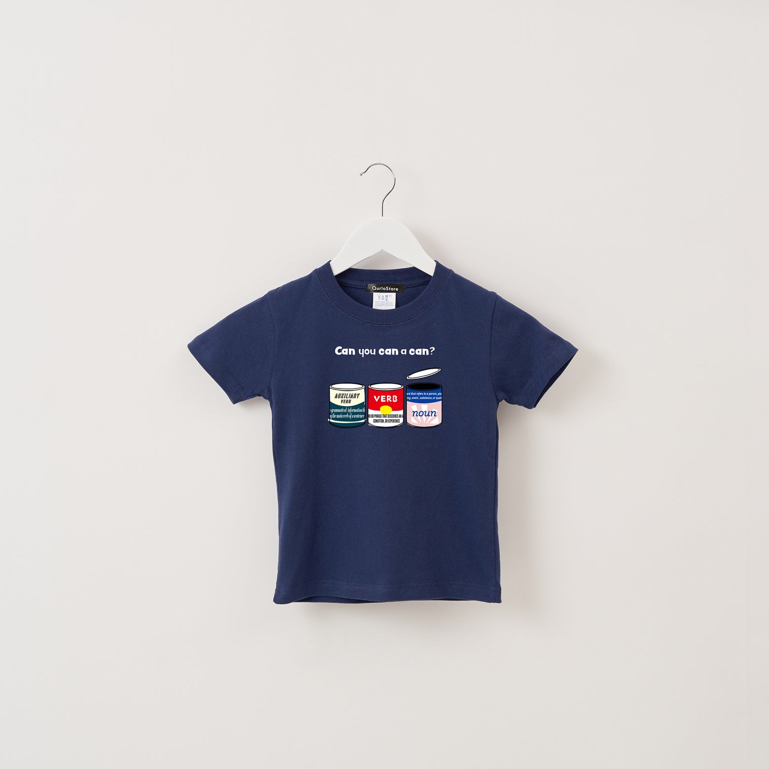 "Can" Tシャツ【キッズ】 ネイビー 英語 Tシャツ 缶 クイズノック グッズ キッズ 親子 ファミリー 人気 おしゃれ - QurioStore QurioS Kids