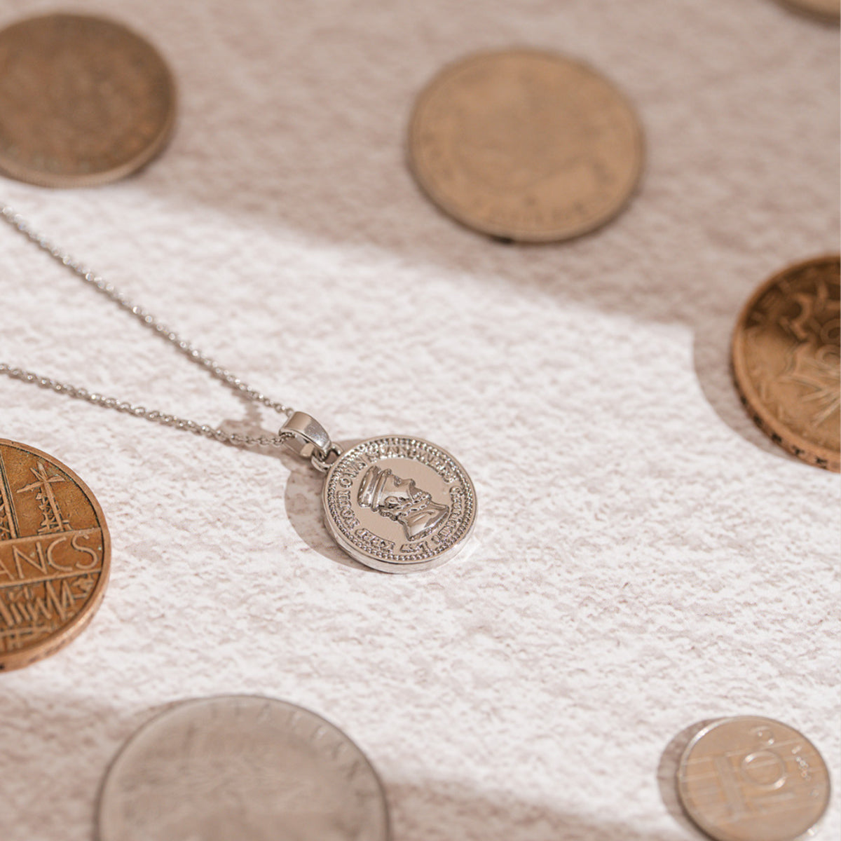 "グレシャムの法則" ネックレス ゴールド シルバー 経済学 貨幣 ネックレス グレシャム クイズノック グッズ レディース メンズ 人気 おしゃれ 20代 30代 - QurioStore QurioS