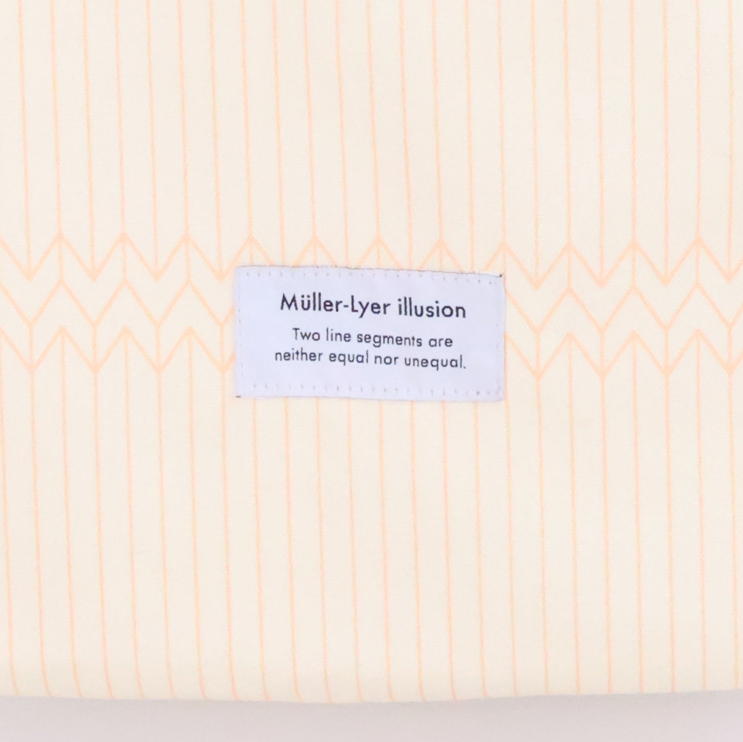 "ミュラー゠リヤー" トートバッグ オレンジ アイボリー 社会学 心理学 錯視 矢羽 折り畳み エコバッグ - QurioStore QurioS
