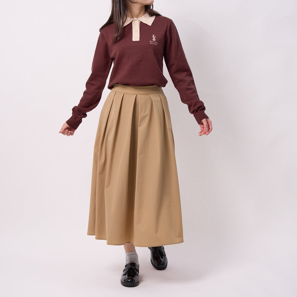 "神はサイコロを振らない?" ニットポロセーター ブラウン レッド アイボリー ブルー グリーン 物理学 量子力学 セーター 猫 サイコロ クイズノック グッズ レディース メンズ 人気 おしゃれ 20代 30代 - QurioStore