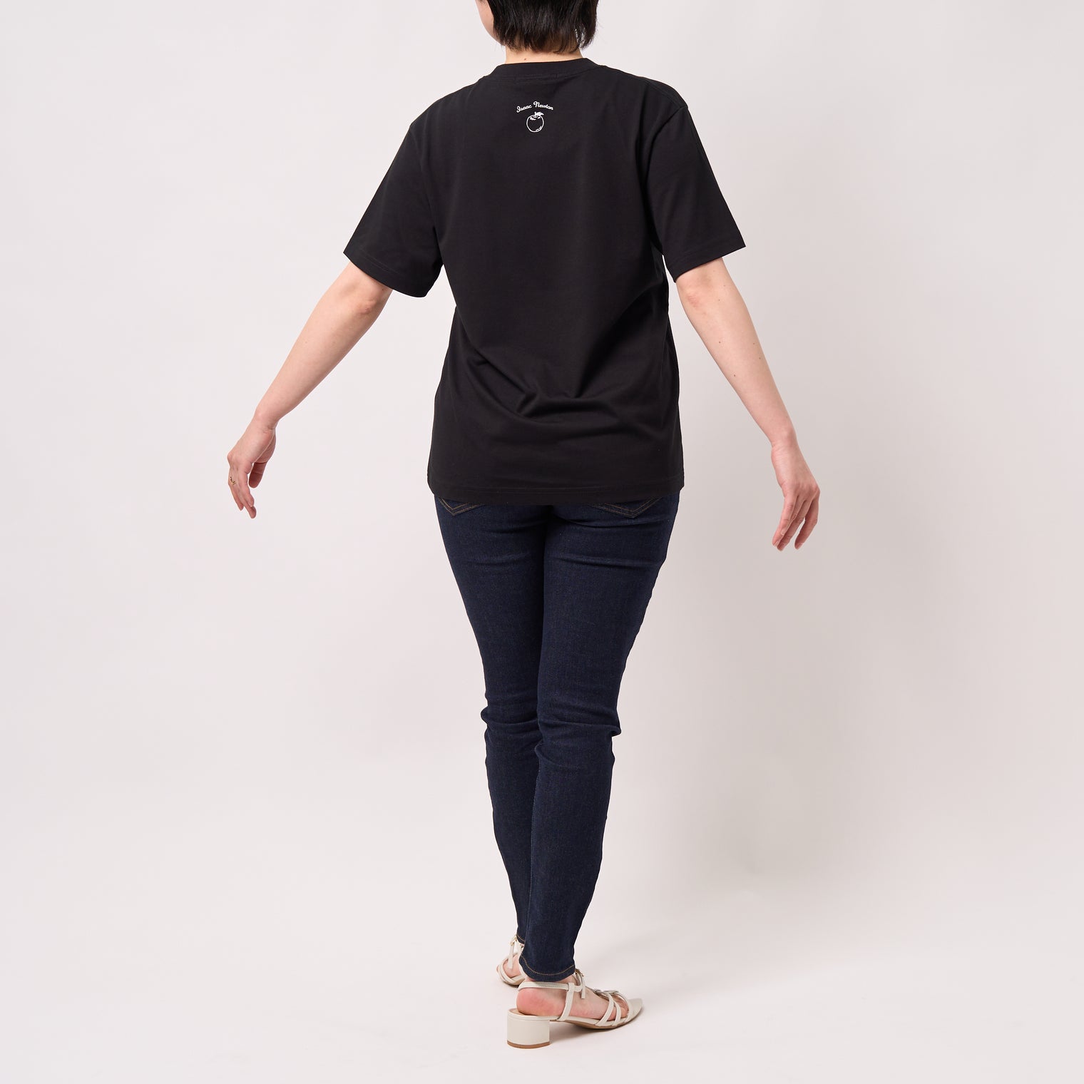 "Discovery" クールタッチTシャツ アイボリー ブラック 物理 物理学 宇宙学 Tシャツ ニュートン ガリレオ りんご 木星 クイズノック グッズ レディース メンズ 人気 おしゃれ 20代 30代 - QurioStore QurioS