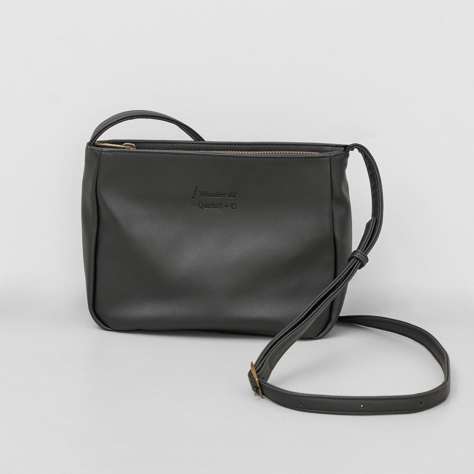 "QurioS" 積分ショルダーバッグ ブラック ブラウン 数学 解析学 ショルダーバッグ 積分 レザー 合皮 カバン レディース メンズ お出かけ 旅行 人気 おしゃれ 20代 30代 - QurioStore QurioS