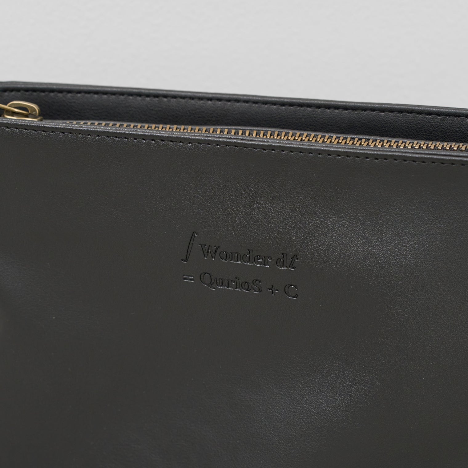 "QurioS" 積分ショルダーバッグ ブラック ブラウン 数学 解析学 ショルダーバッグ 積分 レザー 合皮 カバン レディース メンズ お出かけ 旅行 人気 おしゃれ 20代 30代 - QurioStore QurioS