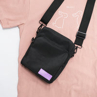 "Push it!" サコッシュ パープル ブラック クイズ 早押し バッグ ショルダー 旅行 収納 ポケット 便利 レディース メンズ カジュアル 軽い オシャレ - QurioStore QurioS