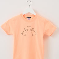 "Same?" Tシャツ【キッズ】 アプリコット オレンジ 心理学 多義図形 Tシャツ ウサギ アヒル クイズノック グッズ キッズ 親子 ファミリー 人気 おしゃれ - QurioStore QurioS Kids
