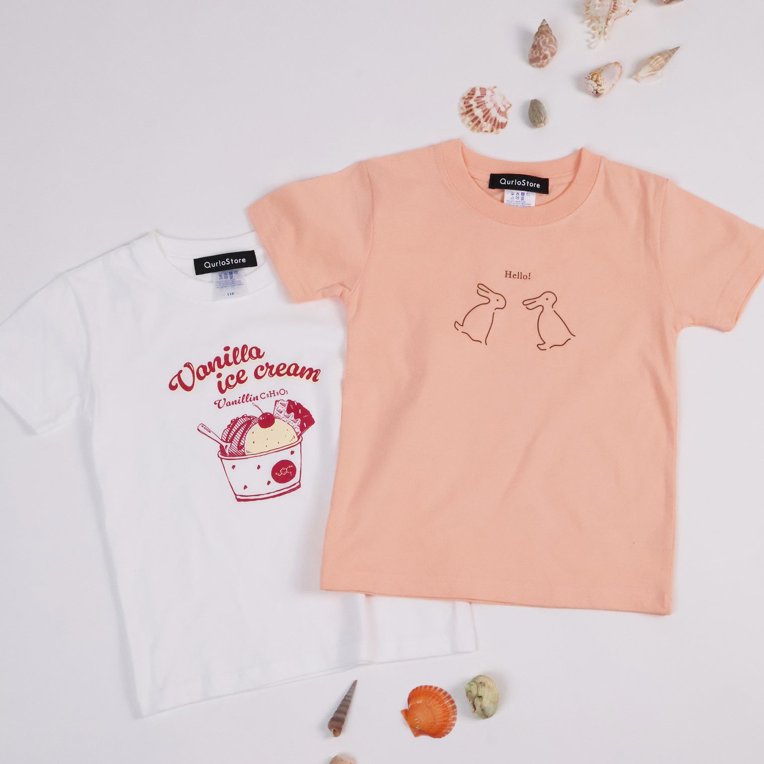 "Same?" Tシャツ【キッズ】 アプリコット オレンジ 心理学 多義図形 Tシャツ ウサギ アヒル クイズノック グッズ キッズ 親子 ファミリー 人気 おしゃれ - QurioStore QurioS Kids
