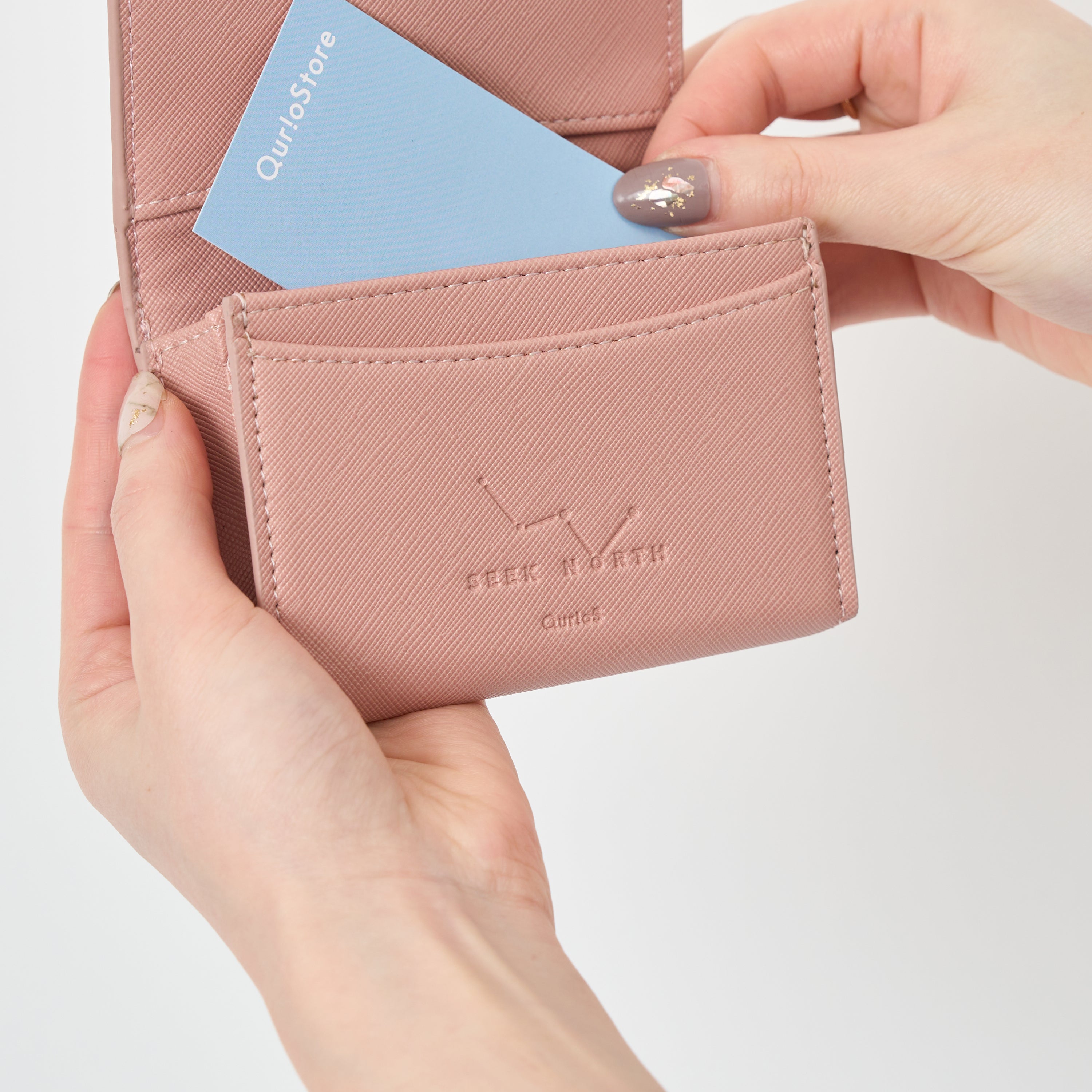 未使用　ピンクレザー名刺入れ 専用袋付き SEEK NORTH