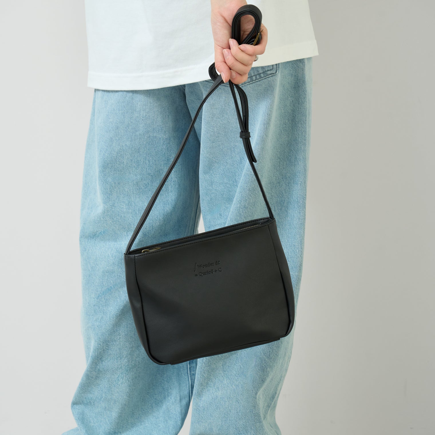 "QurioS" 積分ショルダーバッグ ブラック ブラウン 数学 解析学 ショルダーバッグ 積分 レザー 合皮 カバン レディース メンズ お出かけ 旅行 人気 おしゃれ 20代 30代 - QurioStore QurioS